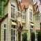 Elizas Manor on Bealey B&B