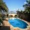 Con encanto y una fantastica piscina, espaciosa