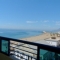 Sulla spiaggia, con una bella piscina
